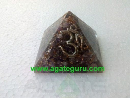 Amethyst orgone om pyramid