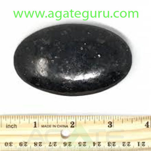 Nuumaite-Gemstone-PAlm-Stone